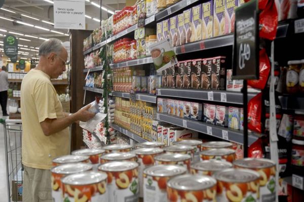 Cesta de compras para famílias de renda mais baixa tem queda de 0,23%