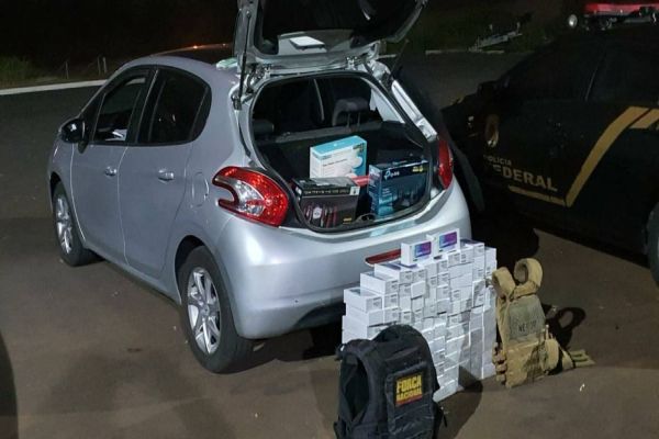 PF apreende de eletrônicos irregulares no "Porto do Dentão" em Foz do Iguaçu.