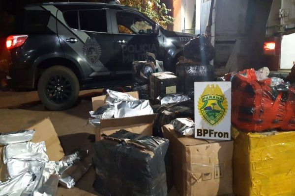 BPFron aprende veículo carregado com veneno e cigarro em Foz