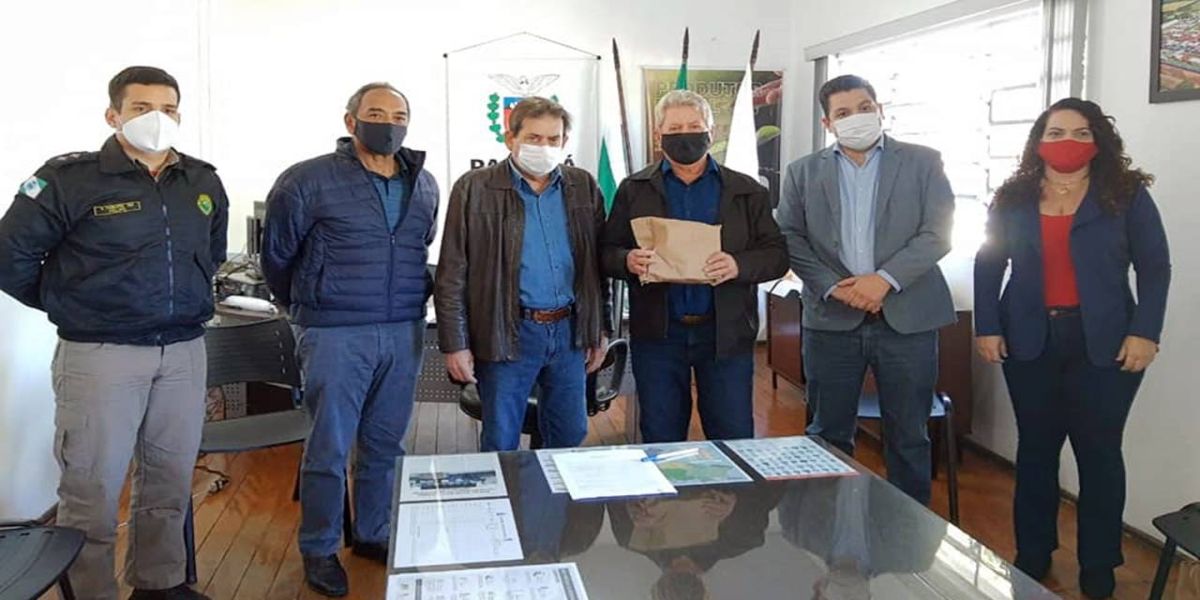 Prefeito Dr. Franus de Cafelândia recebe 1.375 cartões do programa “Comida Boa”