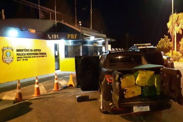 PRF prende homem com 736 quilos de maconha em caminhonete roubada na BR-277