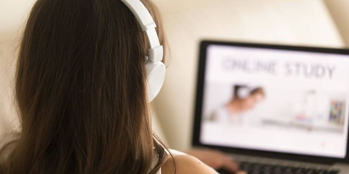 Cascavel: Unioeste promove aulas online em meio à COVID-19