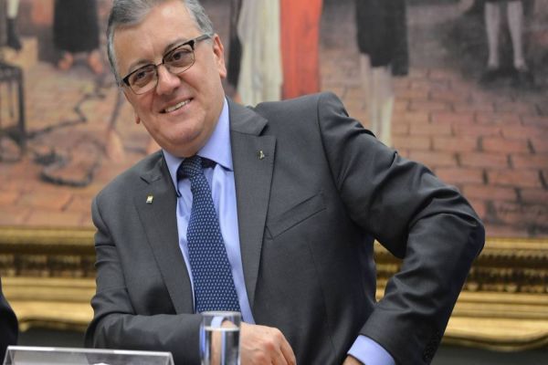 Em novo julgamento, Bendine é condenado por corrupção