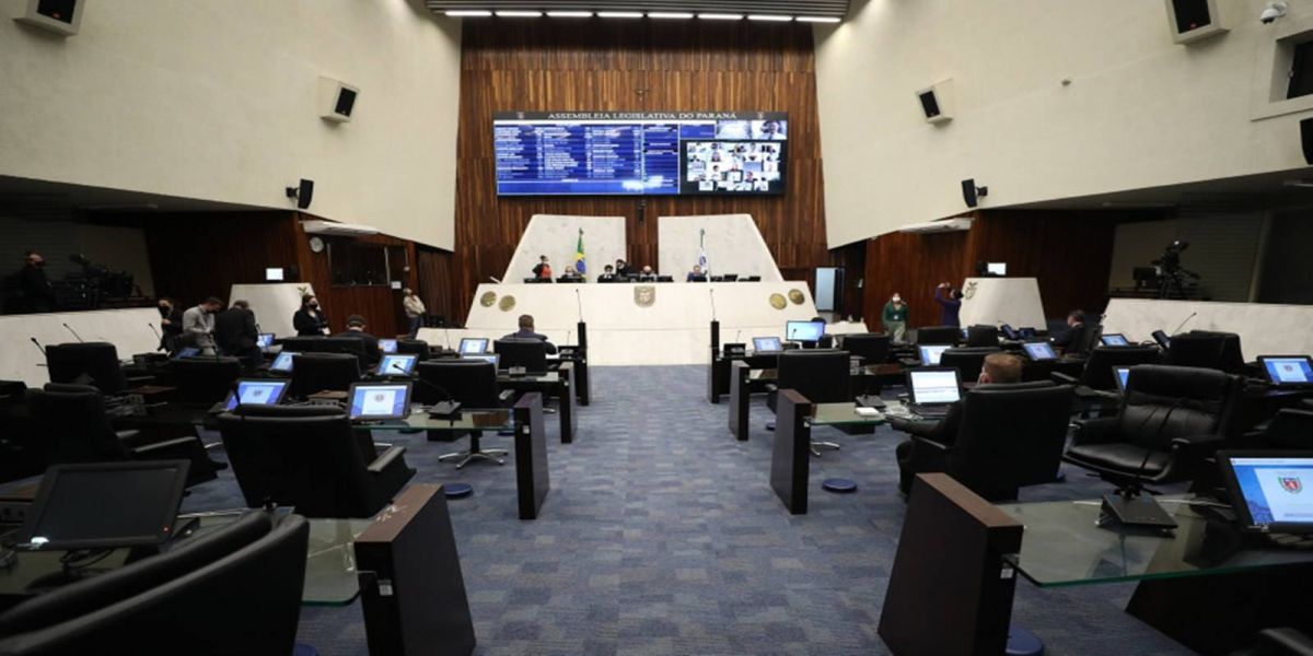 Segue para sanção projeto que obriga cartórios extrajudiciais a cobrar taxas em cartão