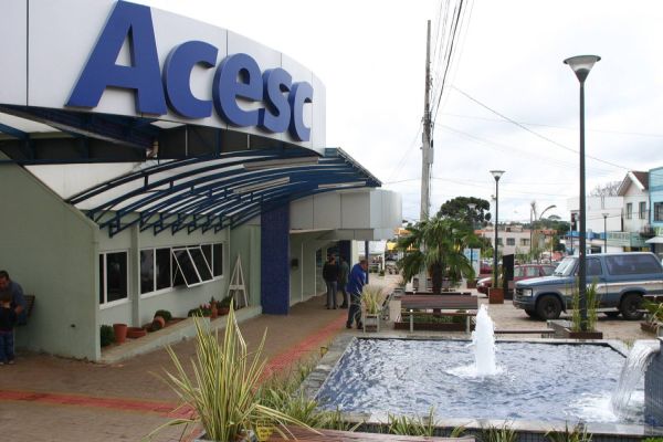 Acesc recomenda o máximo de 10 pessoas em cerimônias fúnebres