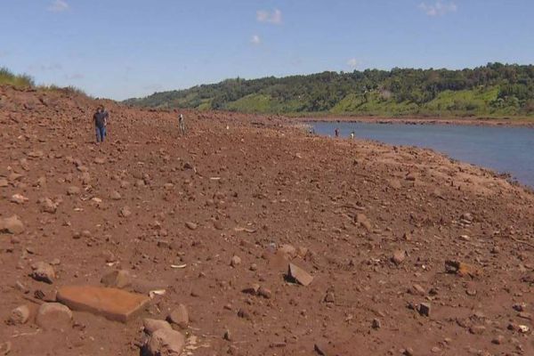 Rio Iguaçu registra nível mais baixo desde 1931