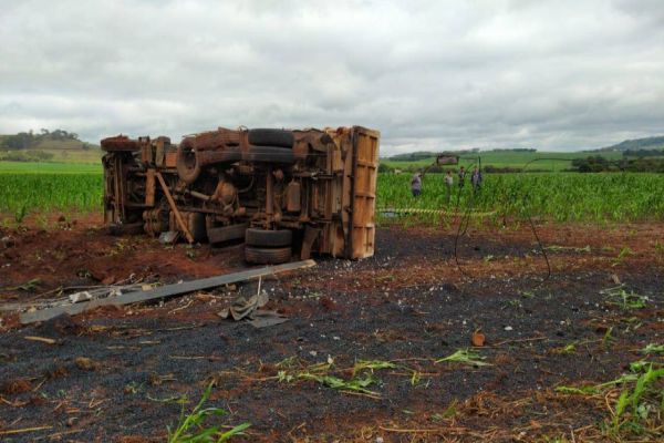 Grave acidente de trânsito deixa vítima fatal na PR-317