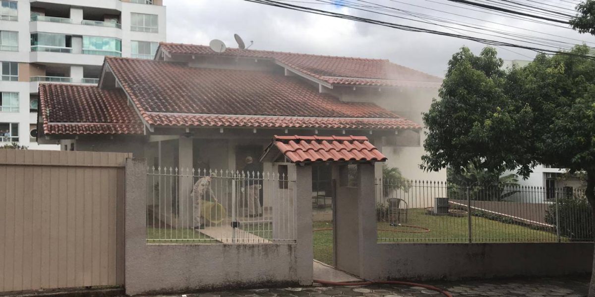 Mulher que ateou fogo em imóvel em Beltrão é presa na rodoviária de Cascavel