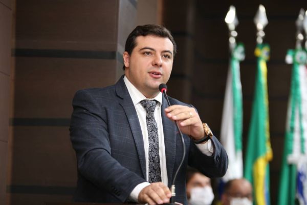 Misael Junior pede Audiência Pública com Sanepar sobre valores das contas