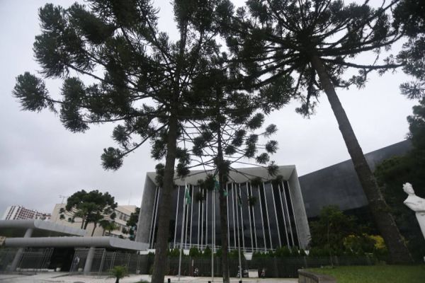 Deputados votam projeto que cria a Força Estadual de Saúde