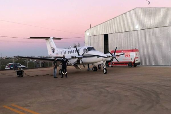 Avião UTI do Parana Urgência realiza transferência de gestante de trigêmeos para Campo Largo