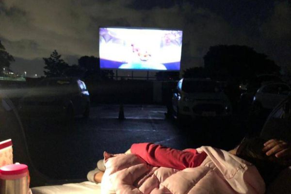 Cine Drive-in ressurge popular em tempos de pandemia e isolamento
