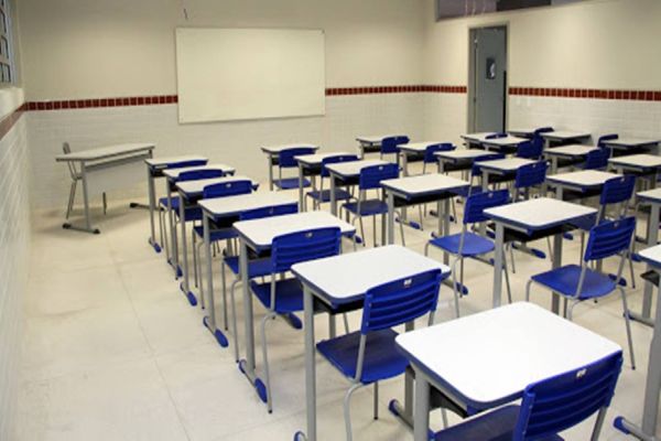 Procon recomenda que escolas particulares negociem contratos