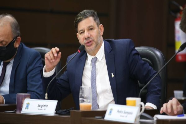 CMC: Aprovado projeto que cria o Programa Banco de Ração para Animais