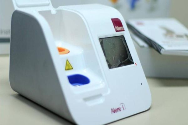Huop recebe equipamento para testes moleculares com resultados em até 15 minutos