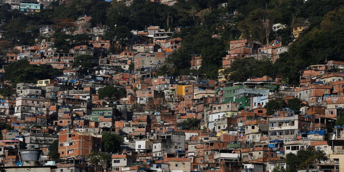 Dois terços das favelas estão a menos de dois quilômetros de hospitais