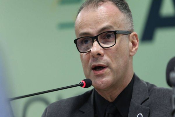 Diretor-presidente da Anvisa é diagnosticado com covid-19