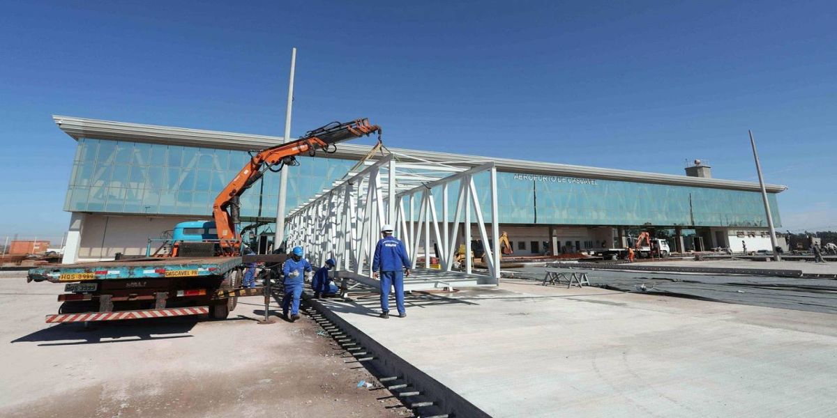 Pontes de embarques já começam a ser estruturadas no Aeroporto de Cascavel