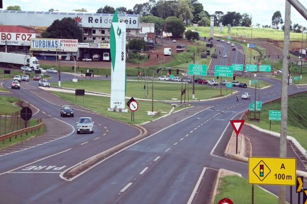 Ecocataratas executa obras próximo ao trevo Cataratas, em Cascavel