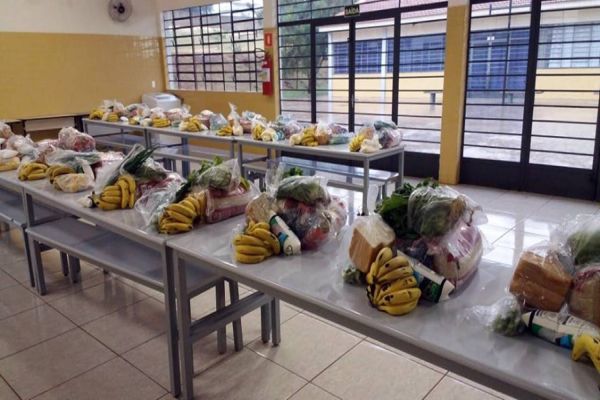 Kit de Merenda Escolar e atividades impressas são entregues em Cascavel