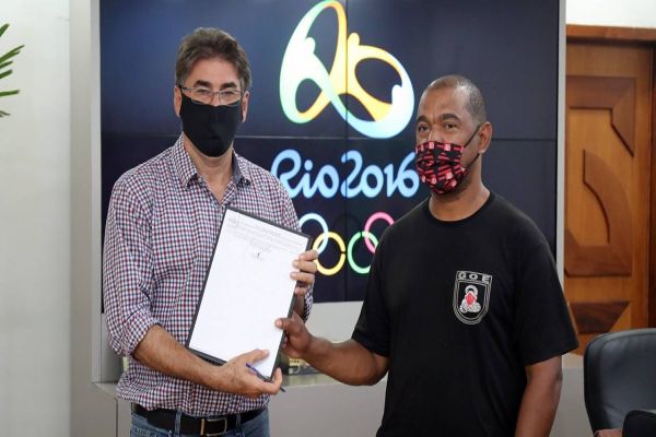 Prefeito sanciona lei que estabelece Dia Municipal do Condutor da Tocha Olímpica