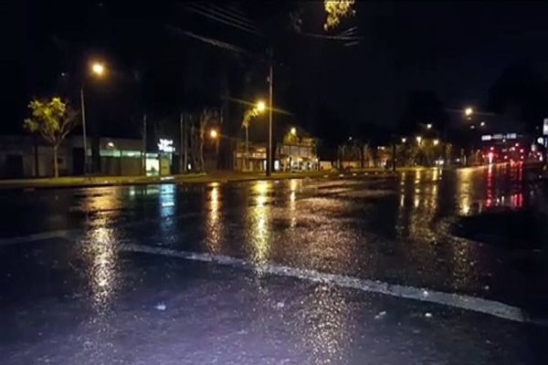 Sexta-Feira: tempo segue com chuva forte em Cascavel, com risco de temporal
