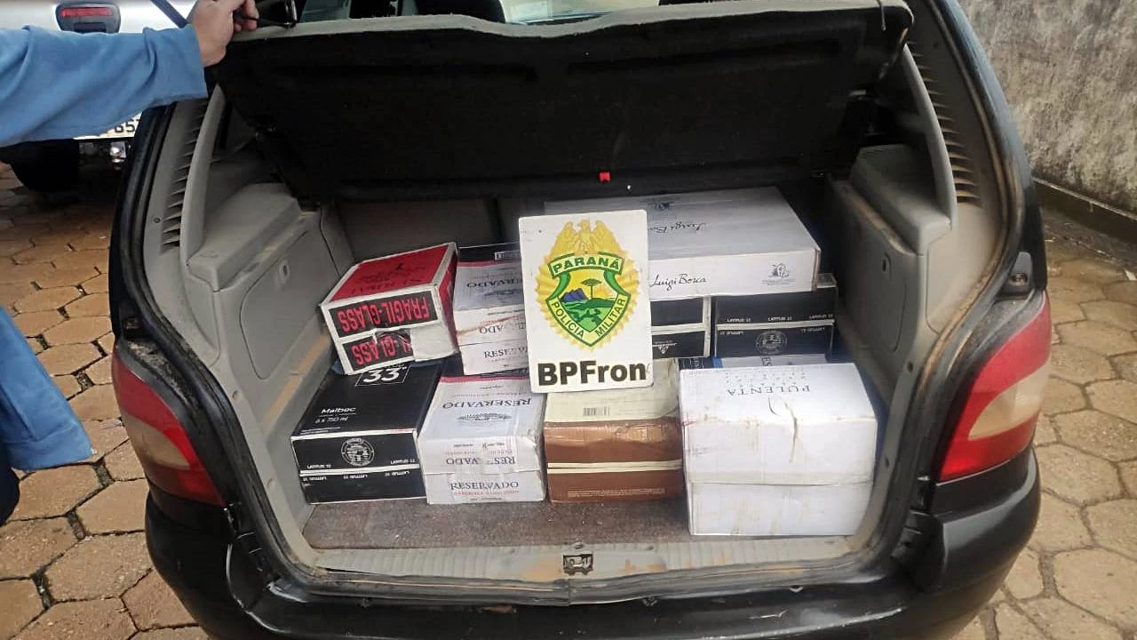 Foto relacionada a notícia: BPFRON apreende bebidas durante Operação Hórus em Barracão-PR