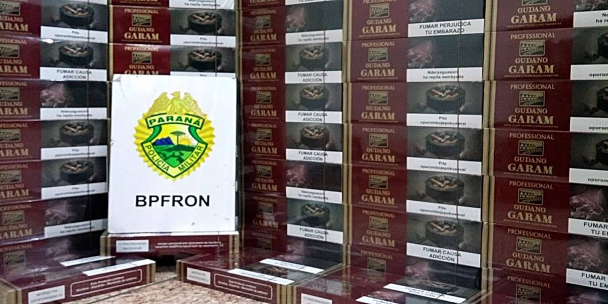 BPFRON apreende cigarros contrabandeados em bagageiro de ônibus em Cascavel