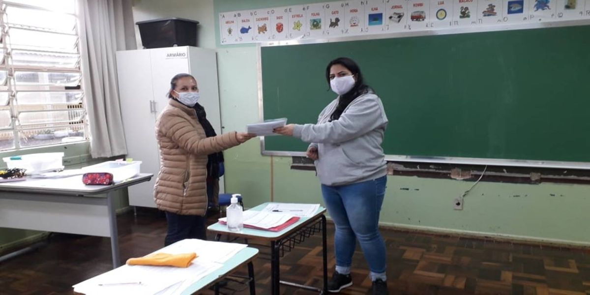 Parceria Escola e Família: alunos da Rede Municipal recebem Atividades Remotas