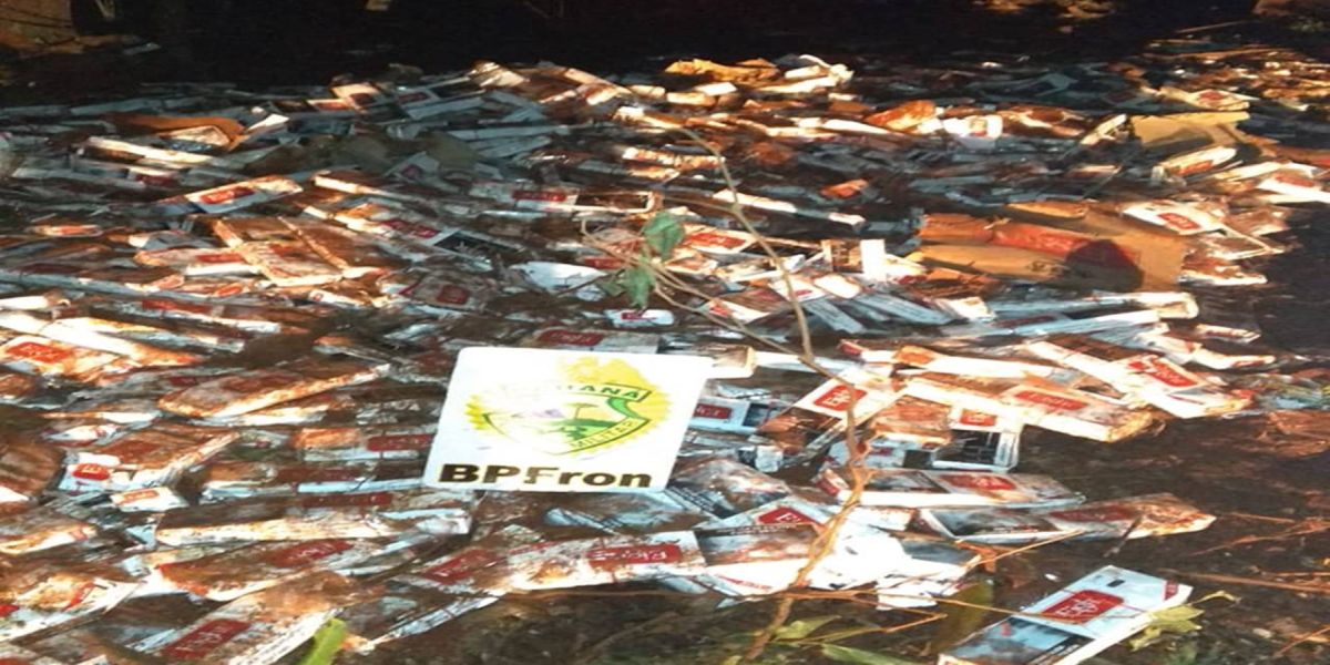 BPFRON apreende 10 mil maços de cigarros em porto clandestino na cidade de Guaíra