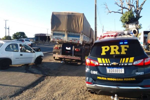 PRF atende acidente com vítima, na Av. Presidente Kennedy