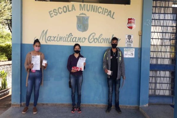 Escola Mun. Maximiliano Colombo entrega máscaras de tecidos aos alunos
