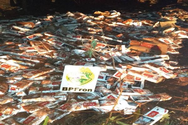 BPFRON apreende 10 mil maços de cigarros em porto clandestino na cidade de Guaíra