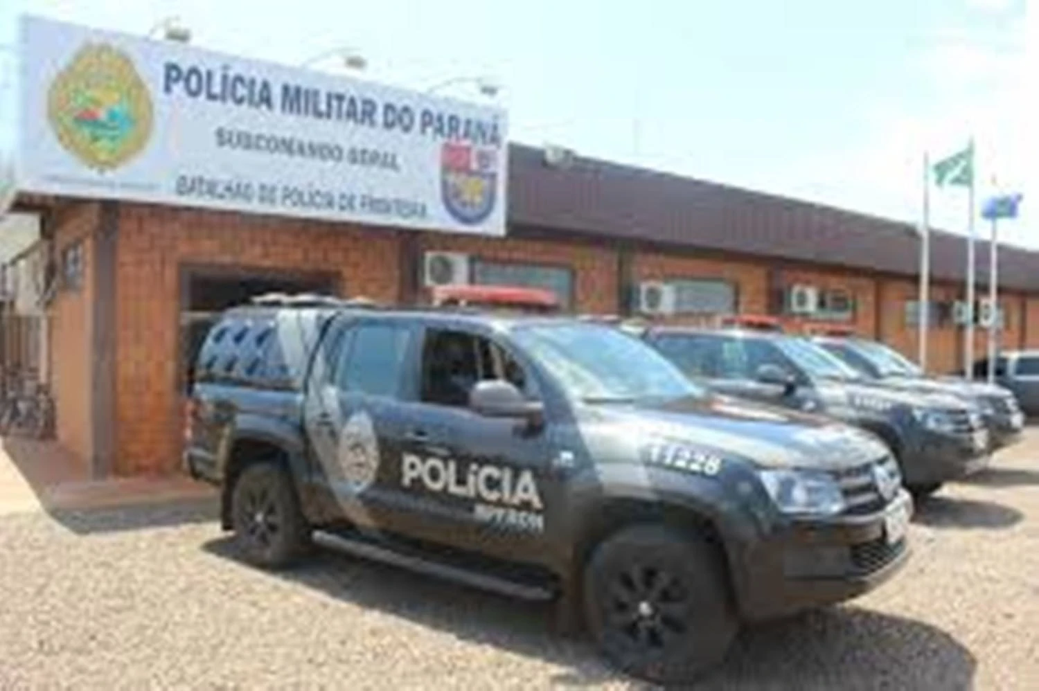 Foto relacionada a notícia: BPFRON apreende veículo carregado com cigarros contrabandeados durante Operação Hórus