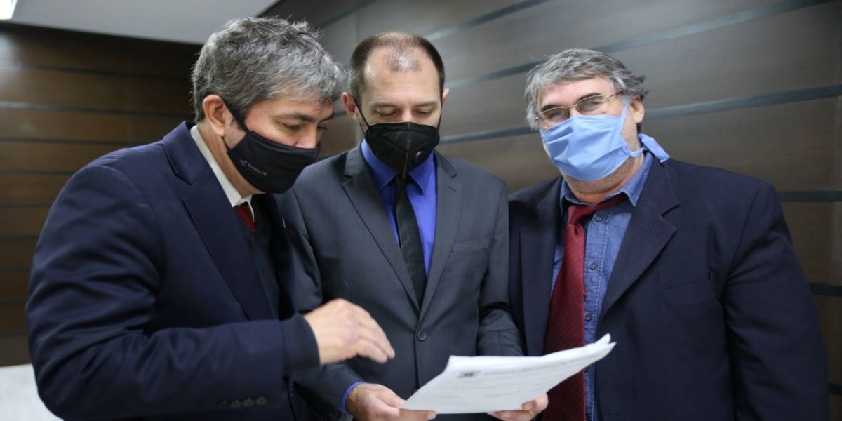 Após representação de vereadores, TCE intima prefeitura sobre contratos