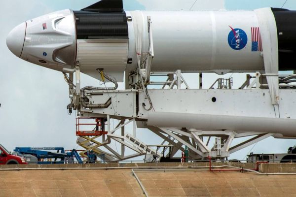 É hoje: Nasa e SpaceX enviam missão tripulada ao espaço