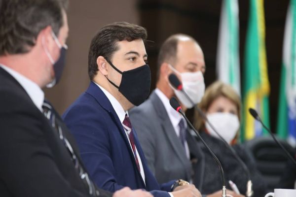 Misael sugere à Cettrans a instalação de banheiros nos pontos finais dos ônibus