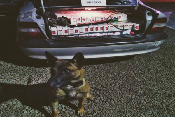 BPFRON apreende veículo carregado com cigarros contrabandeados em Marechal Cândido Rondon-PR