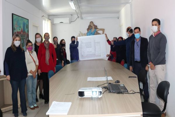 Escola Hermes Vezzaro: Projeto da nova estrutura é apresentado em reunião