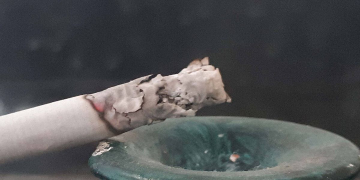 Saúde alerta para riscos da Covid-19 em fumantes