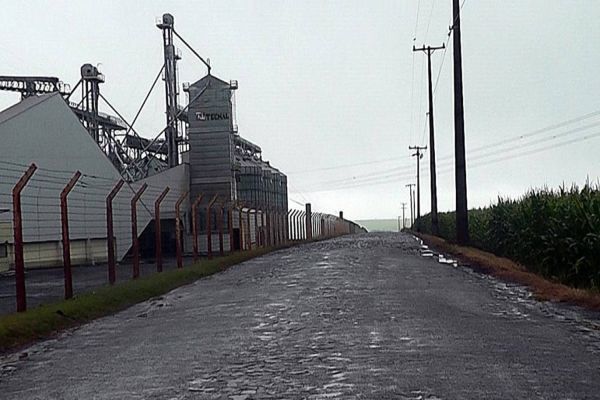 Prefeitura de Cafelândia fecha temporariamente a estrada que liga Central Santa Cruz e JS