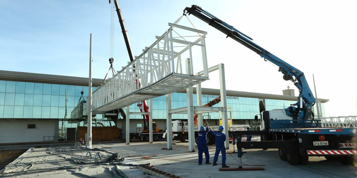 Com pontes de embarque sendo instaladas, Aeroporto eleva o nível de modernização