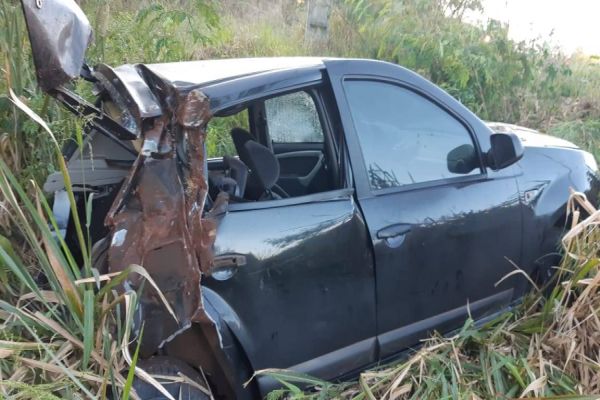 Condutor fica gravemente ferido após veículo capotar na BR-163 em Marechal Rondon