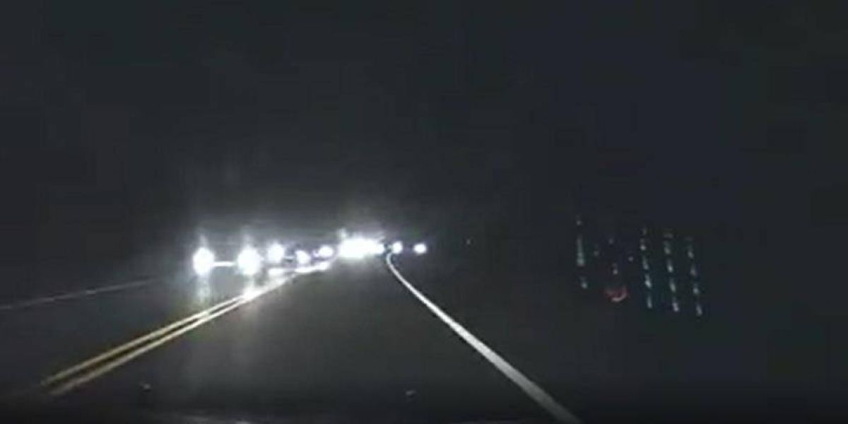PRF evita colisão frontal com viatura e autua motorista em quase R$ 6 mil; assista