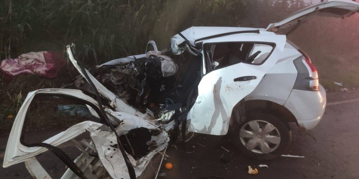 Homem morre e outras duas ficaram feridas em colisão frontal em Juvinópolis