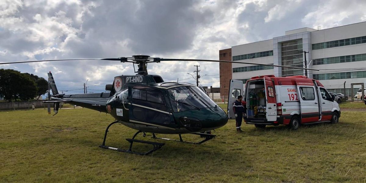 O helicóptero do Consamu de Cascavel fez transferência de paciente no Paraná