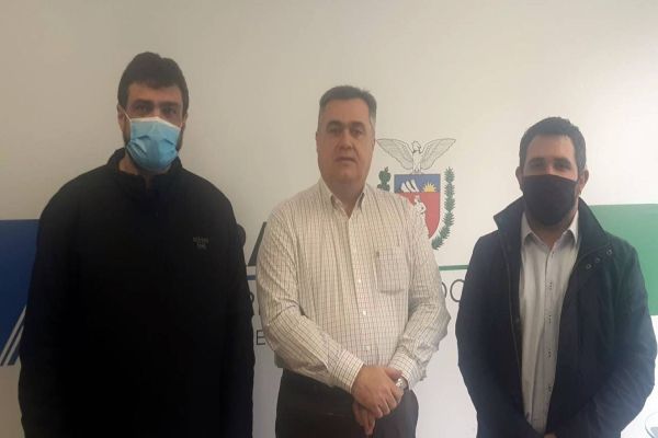 Secretaria Estadual de Saúde entrega mais ventiladores e monitores cardíacos ao HUOP em Cascavel