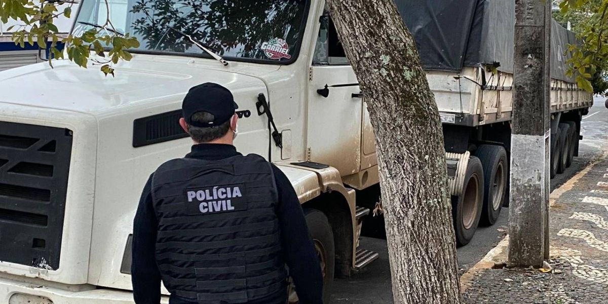 Polícia Civil recupera caminhão furtado com mais de 32 toneladas de soja devida em Dourados