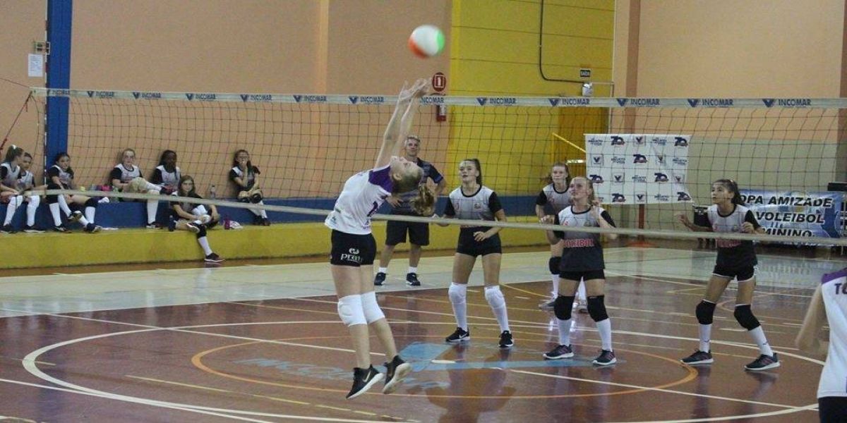 Competições regionais de voleibol vivem momento de incerteza