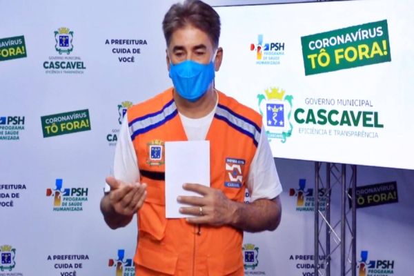 Após recorde diário, Paranhos fala sobre números de covid-19 em Cascavel